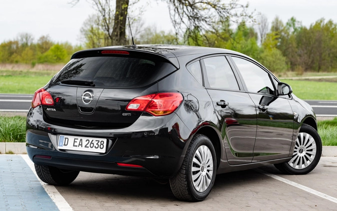 Toyota Corolla Cross cena 185900 przebieg: 7377, rok produkcji 2022 z Chojnów małe 326
